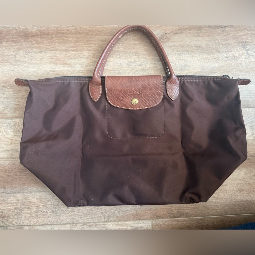Lightly used - Longchamp Le Pliage med short handle